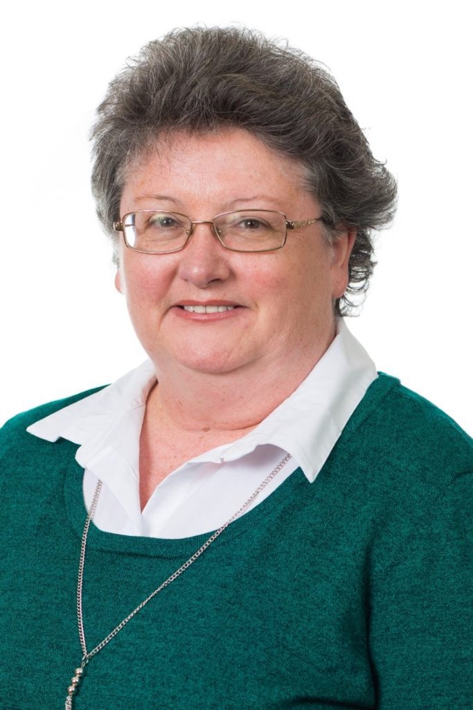 headshot of Christine